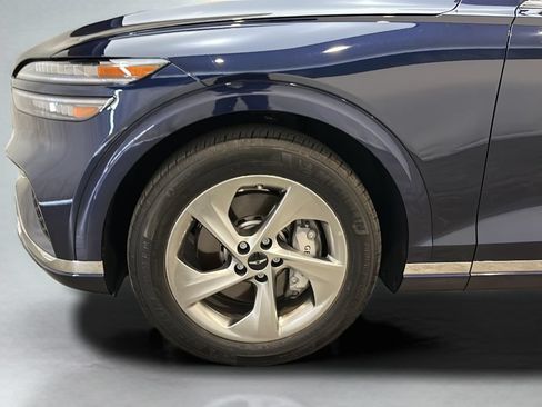 Certified 2026 Genesis GV70 2.5T Select AWD/4WD image 9
