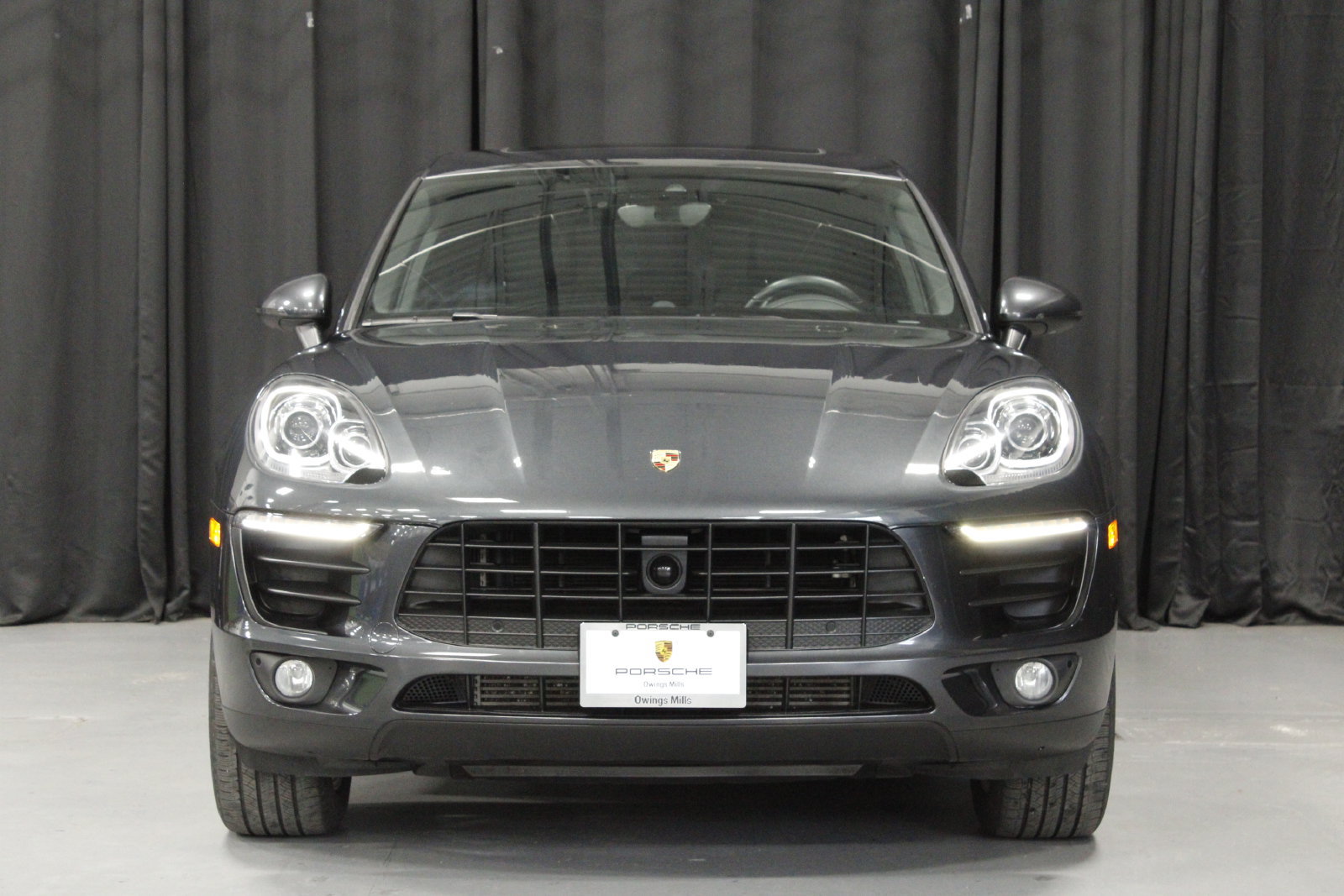 Used 2018 Porsche Macan AWD/4WD image 10