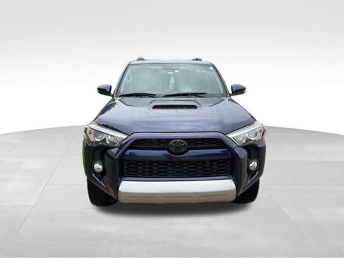 Used 2018 Toyota 4Runner TRD Off-Road Premium AWD/4WD image 10