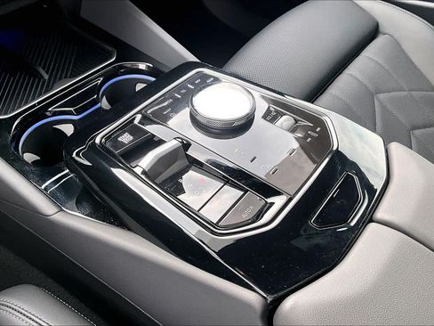 Used 2026 BMW 550e xDrive w/ Premium Package AWD/4WD image 15