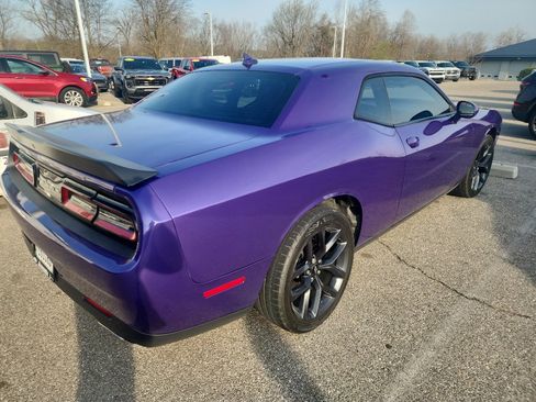 Used 2019 Dodge Challenger SXT w/ Plus Package RWD image 5