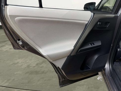 Used 2013 Toyota RAV4 XLE image 18