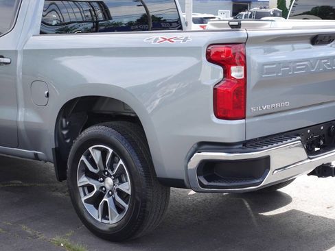 Used 2023 Chevrolet Silverado 1500 LT AWD/4WD image 9
