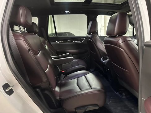 Used 2020 Cadillac XT6 Premium Luxury AWD/4WD image 39
