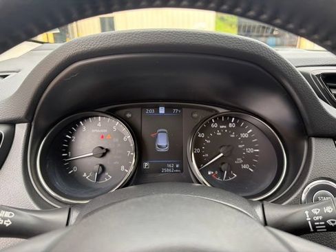 Used 2022 Nissan Rogue Sport SL w/ Premium Package FWD image 25