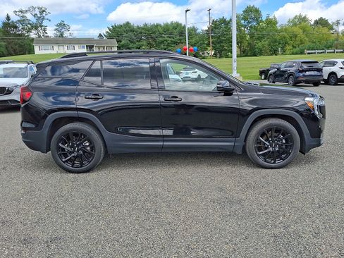 Used 2023 GMC Terrain SLT w/ Tech Package AWD/4WD image 8