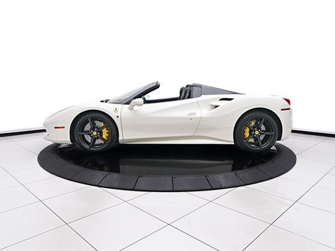 Used 2019 Ferrari 488 Spider RWD image 9