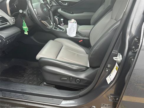 Used 2022 Subaru Outback Limited AWD/4WD image 4