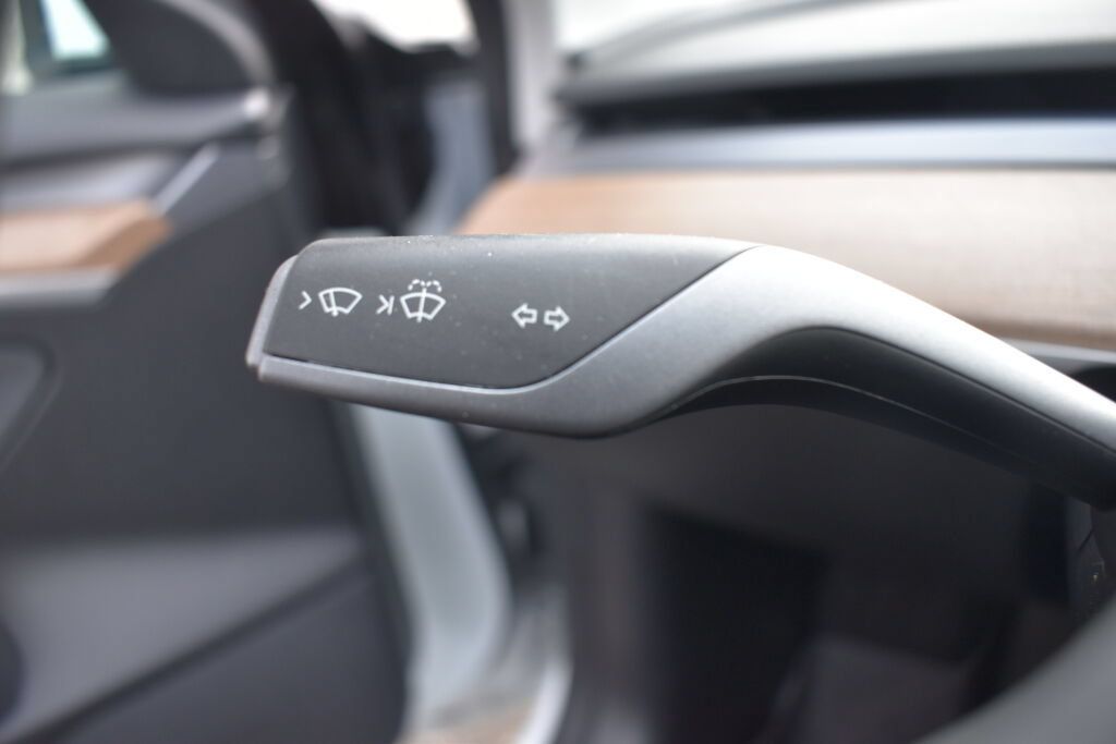 Used 2021 Tesla Model 3 Long Range AWD/4WD image 10