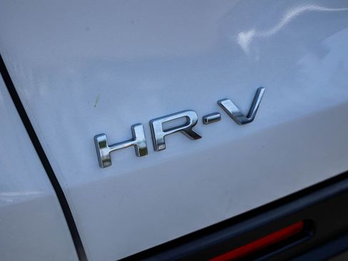 Used 2025 Honda HR-V Sport image 9