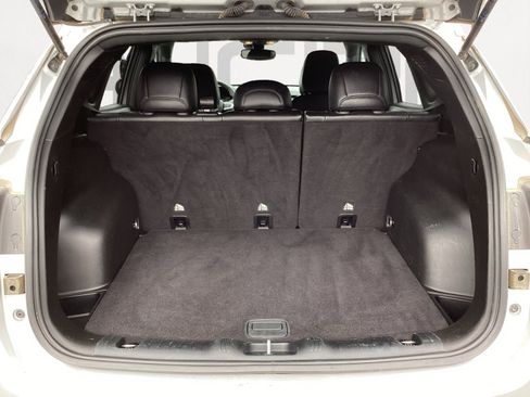 Used 2024 Jeep Compass Latitude image 16