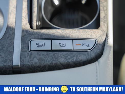 Used 2024 Genesis G80 image 27