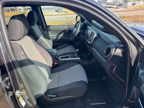 Used 2020 Toyota Tacoma TRD Off-Road image 18
