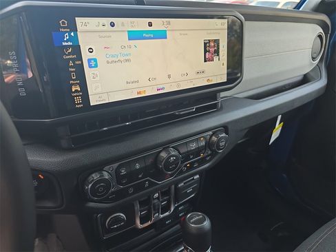 New 2025 Jeep Gladiator Sport image 20