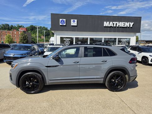 Used 2025 Volkswagen Atlas Cross Sport SEL R-Line AWD/4WD image 3