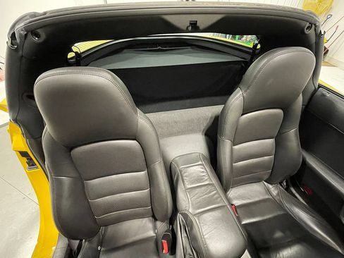 Used 2005 Chevrolet Corvette Coupe w/ Preferred Equipment Group RWD image 60