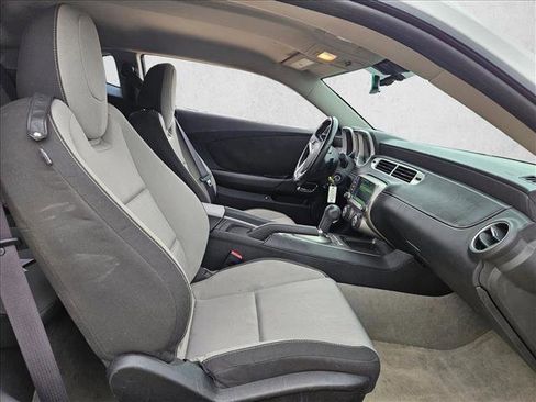 Used 2015 Chevrolet Camaro LT RWD image 18