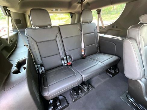 Used 2021 GMC Yukon XL Denali w/ Advanced Technology Package AWD/4WD image 23