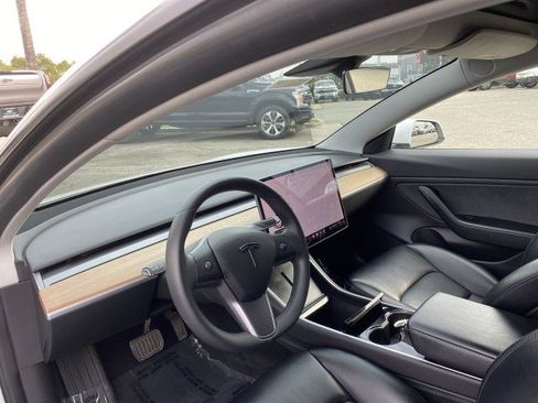 Used 2019 Tesla Model 3 Standard Range Plus image 10