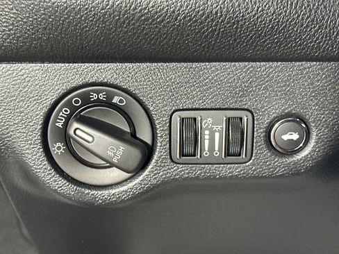 Used 2017 Dodge Challenger SRT w/ Technology Group image 22