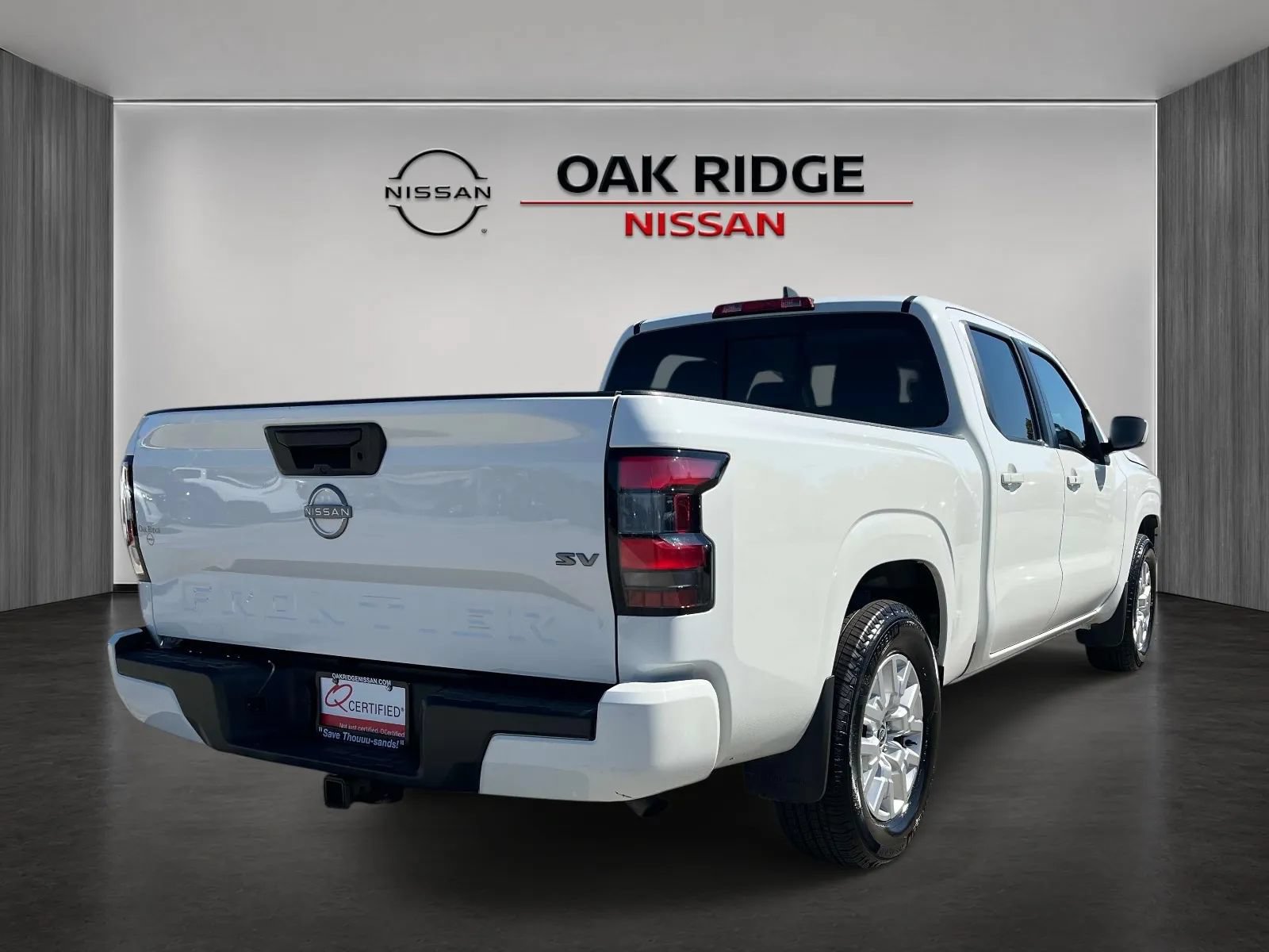 Used 2024 Nissan Frontier SV RWD image 3