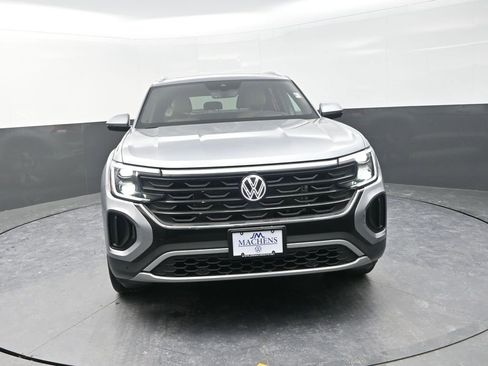 New 2026 Volkswagen Atlas Cross Sport SEL AWD/4WD image 2