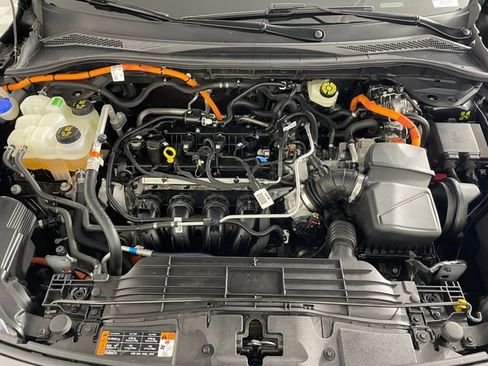 Used 2022 Ford Escape SE w/ SE Sport Appearance Package image 21