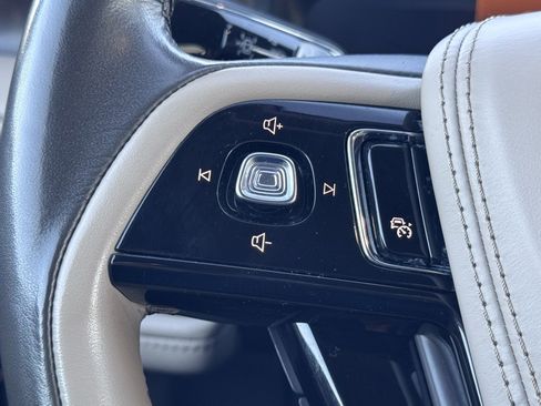 Used 2023 Lincoln Aviator Reserve w/ Equipment Group 201A image 8