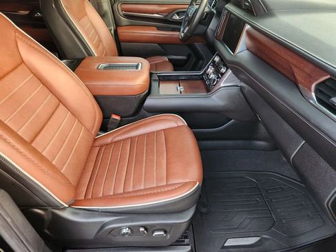 Used 2024 GMC Yukon Denali Ultimate image 11