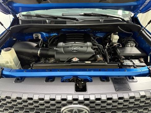 Used 2018 Toyota Tundra SR5 w/ TRD Off Road Package image 24