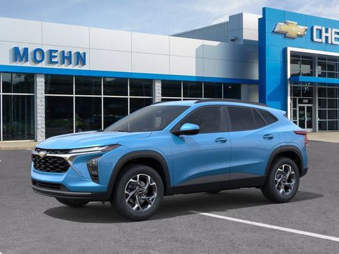 New 2026 Chevrolet Trax LT w/ Driver Confidence Package FWD image 2