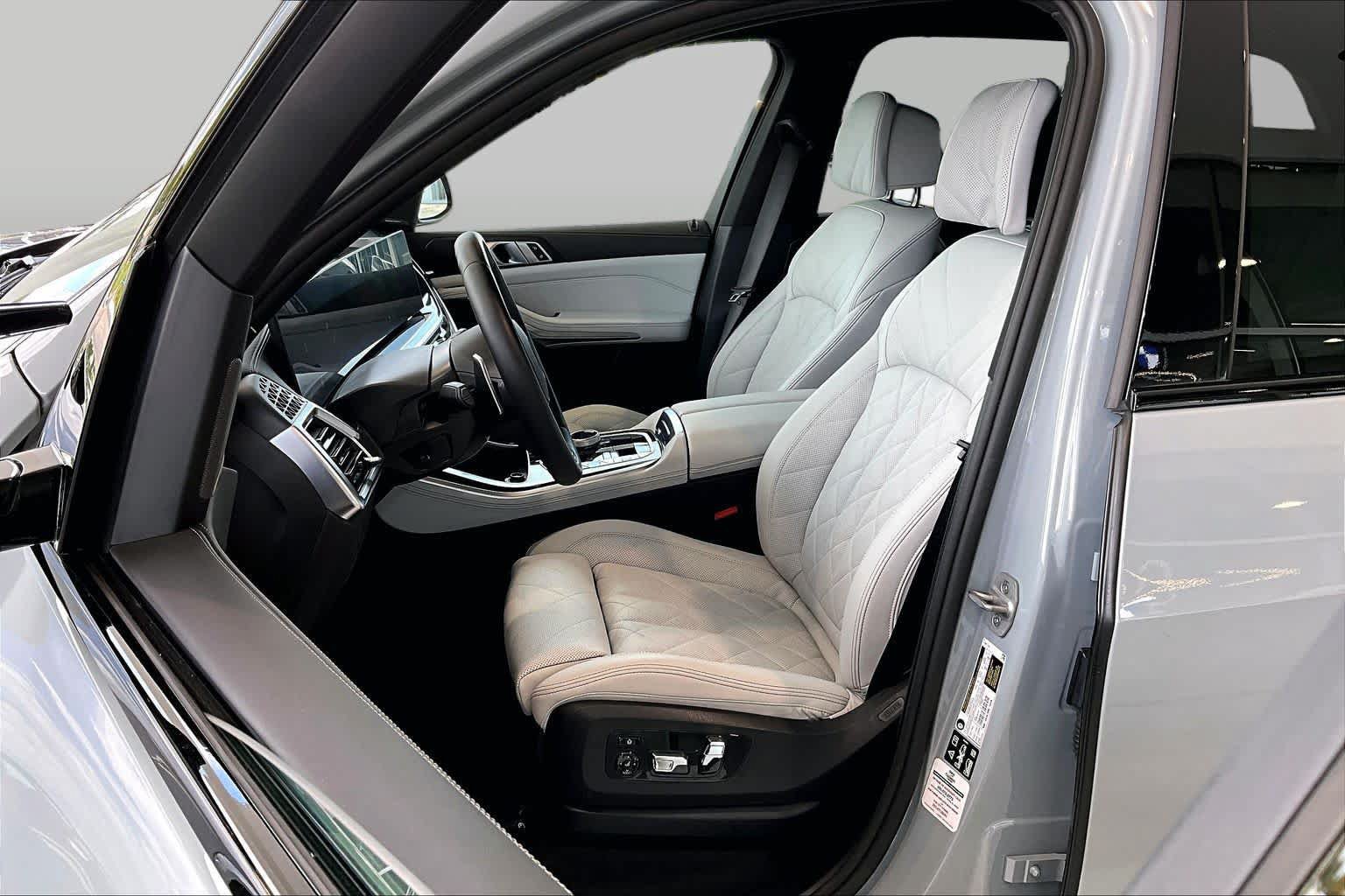 Used 2026 BMW X5 M60i AWD/4WD image 7