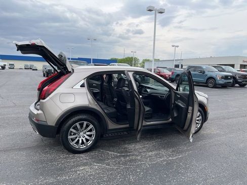 Used 2023 Cadillac XT4 Premium Luxury w/ Cold Weather Package FWD image 22