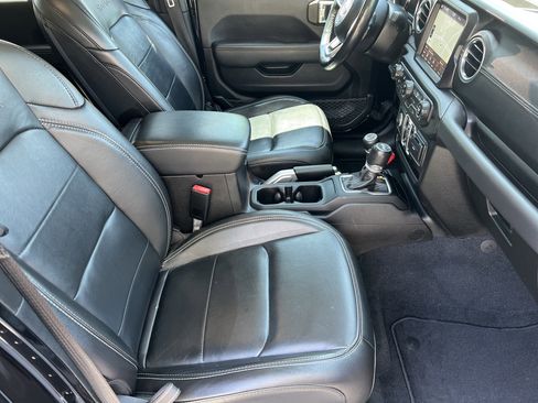 Used 2021 Jeep Wrangler Unlimited Sahara AWD/4WD image 13