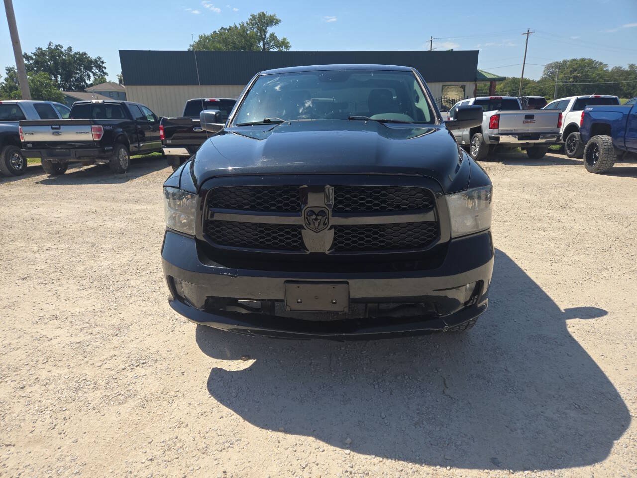 Used 2018 RAM 1500 Express w/ Black Ram 1500 Express Group AWD/4WD image 11