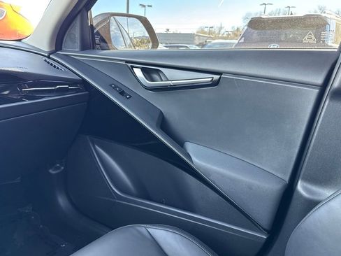Used 2023 Kia Niro EX Touring image 37
