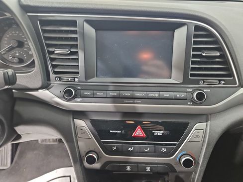 Used 2018 Hyundai Elantra SEL image 19