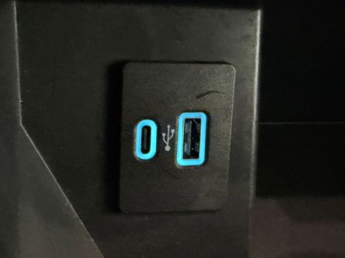 Used 2023 Ford F150 Lariat image 29