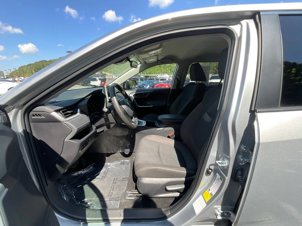 Used 2025 Toyota RAV4 LE FWD image 9
