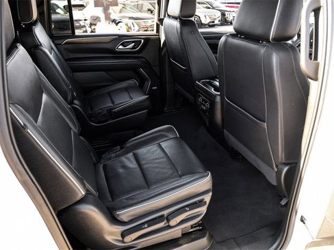 Used 2022 Chevrolet Suburban Premier image 38