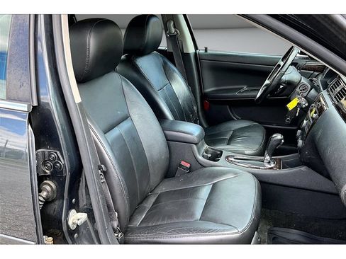Used 2013 Chevrolet Impala LTZ FWD image 10