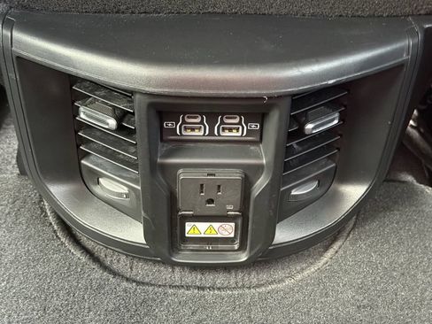 Used 2024 RAM 2500 Laramie w/ Safety Group AWD/4WD image 30