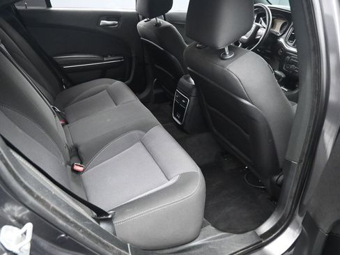 Used 2018 Dodge Charger SXT image 30