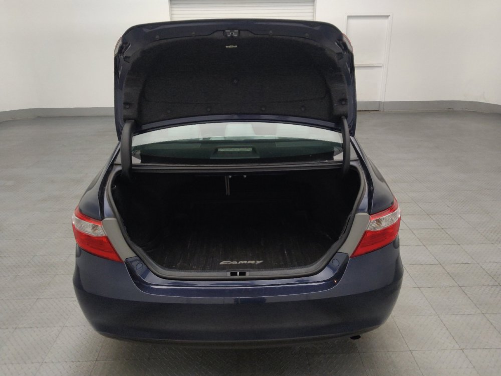 Used 2016 Toyota Camry LE FWD image 29