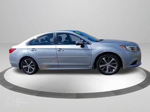 Used 2017 Subaru Legacy 2.5i Limited image 3