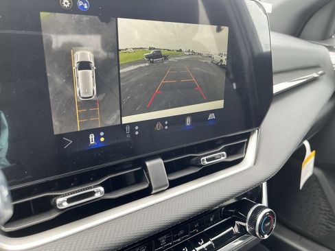 New 2026 Chevrolet Equinox LT w/ Safety and Technology Package FWD image 16