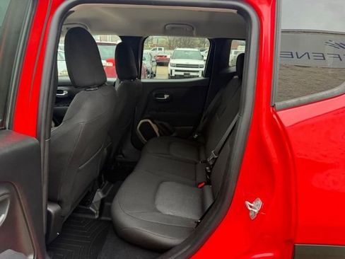 Used 2016 Jeep Renegade Latitude image 7
