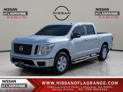 Used 2019 Nissan Titan SV AWD/4WD image 1