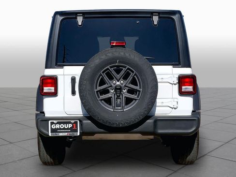Used 2025 Jeep Wrangler Unlimited Sport AWD/4WD image 5