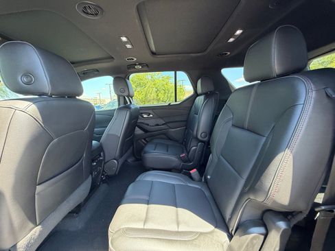 Used 2023 Chevrolet Traverse RS AWD/4WD image 17